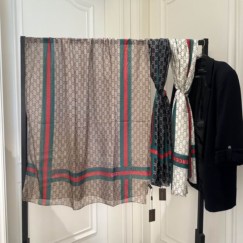 Gucci silk scarf 180-90cm E03
